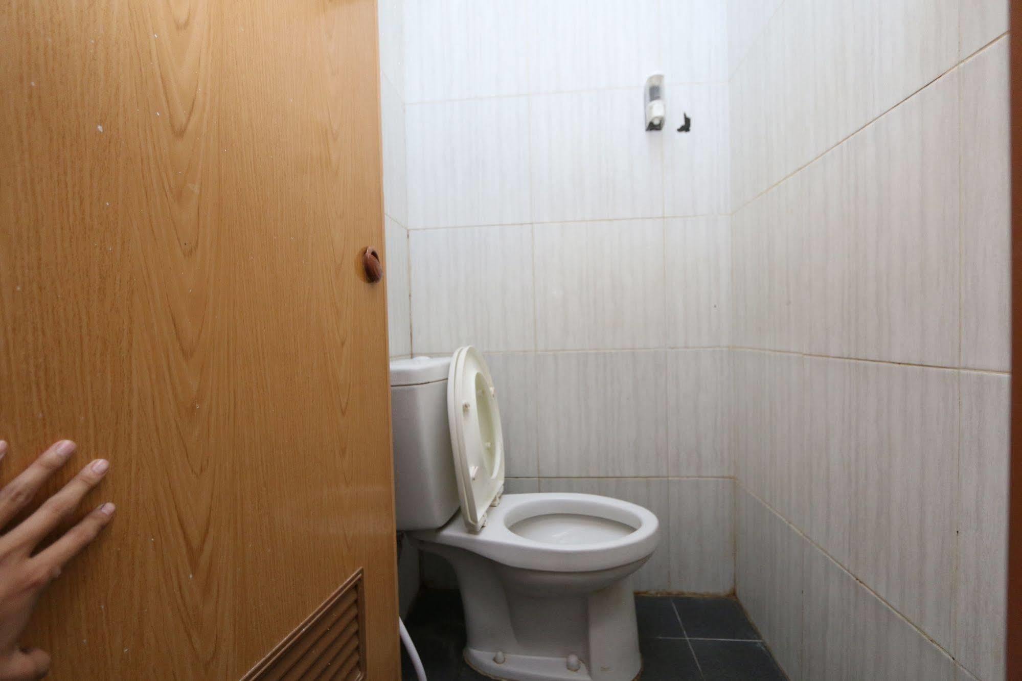Hotel Bantal Guling Pasar Baru Bandung Exterior foto